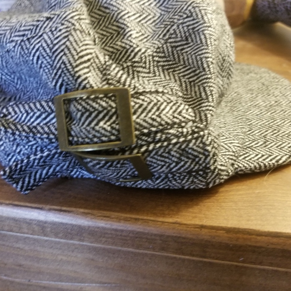 Hat - Picture 2 of 3
